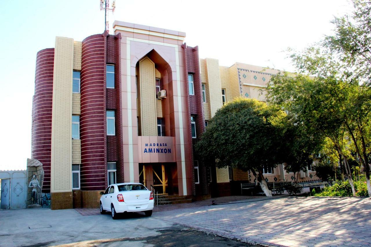 Madrasa Aminxon Hotel Khiva Bagian luar foto